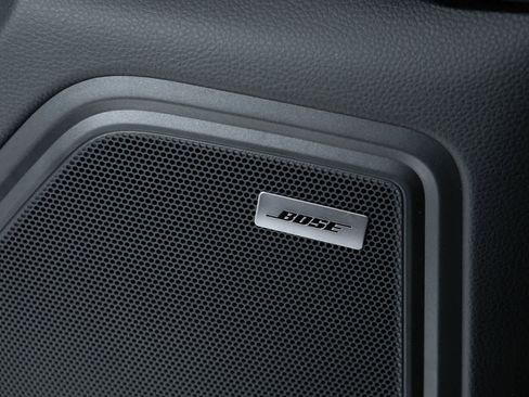 Certified 2026 Porsche Macan AWD/4WD image 34
