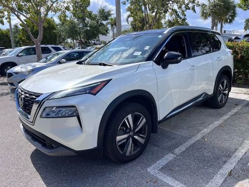 Used 2021 Nissan Rogue SL FWD image 2