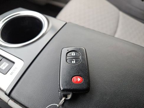 Used 2015 Toyota Prius V Five image 43