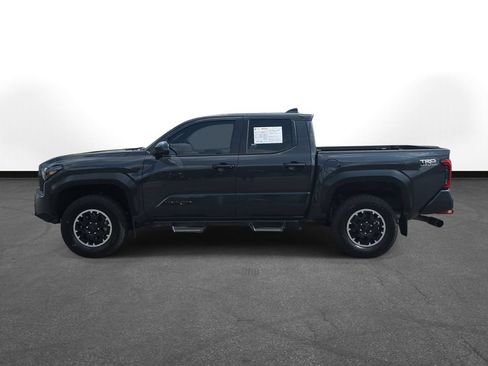 Used 2024 Toyota Tacoma TRD Off-Road AWD/4WD image 9