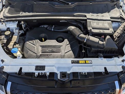 Used 2017 Land Rover Range Rover Evoque SE Premium image 16