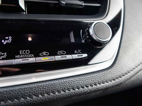 Certified 2025 Toyota Corolla SE w/ Convenience Package image 32