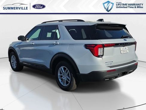 New 2026 Ford Explorer Active RWD image 7
