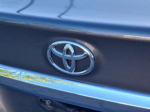 Used 2013 Toyota Corolla LE FWD image 30