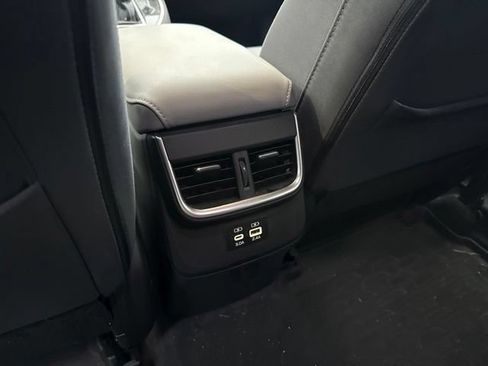 Used 2023 Subaru Outback Premium AWD/4WD image 18