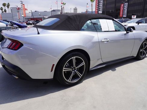 Used 2025 Ford Mustang Convertible RWD image 7