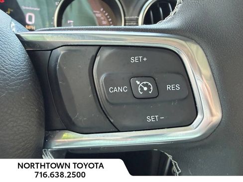Used 2023 Jeep Wrangler Unlimited Sahara w/ Cold Weather Group AWD/4WD image 17