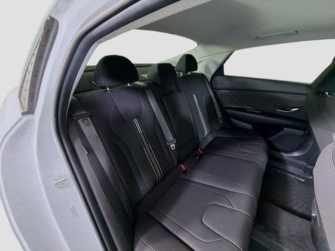 Used 2024 Hyundai Elantra SEL w/ Convenience Package image 29