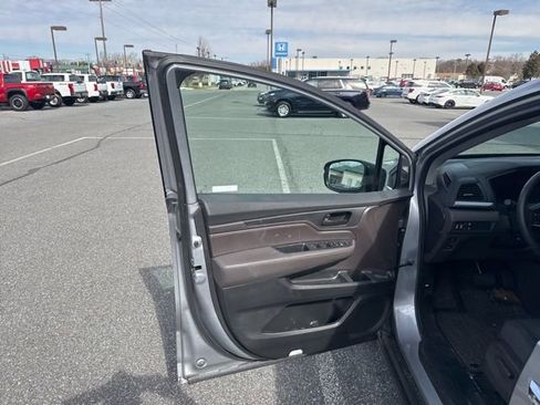 Certified 2023 Honda Odyssey EX image 11