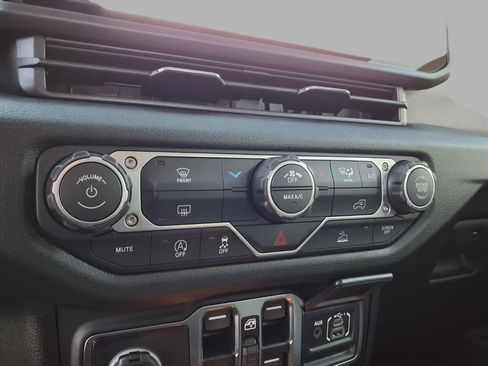 New 2026 Jeep Gladiator Sport image 7