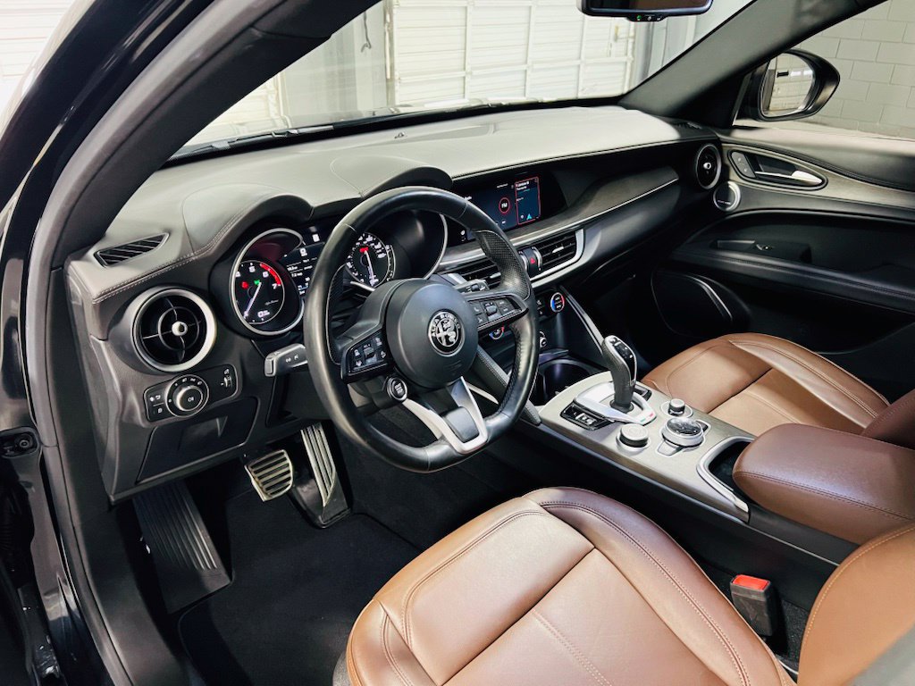 Used 2023 Alfa Romeo Stelvio Ti AWD/4WD image 26