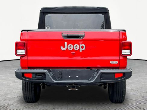 Used 2023 Jeep Gladiator Overland w/ Cold Weather Group AWD/4WD image 5