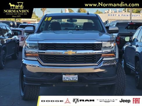 Used 2018 Chevrolet Silverado 1500 LT AWD/4WD image 2