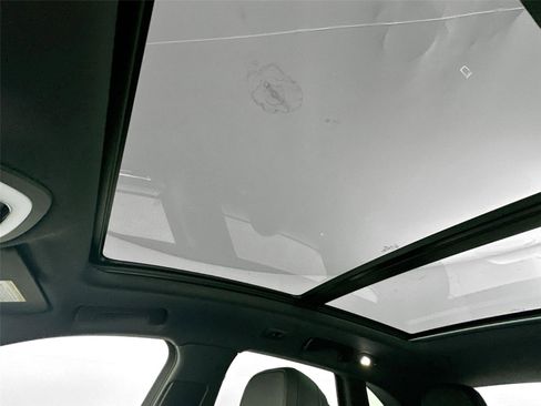 Certified 2026 Porsche Macan AWD/4WD image 35