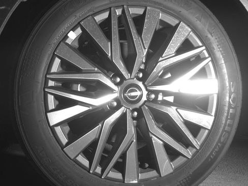 Used 2025 Nissan Altima 2.5 SV FWD image 12