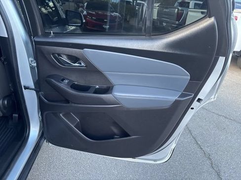 Used 2018 Chevrolet Traverse LT w/ LPO, Black Accent Package AWD/4WD image 22