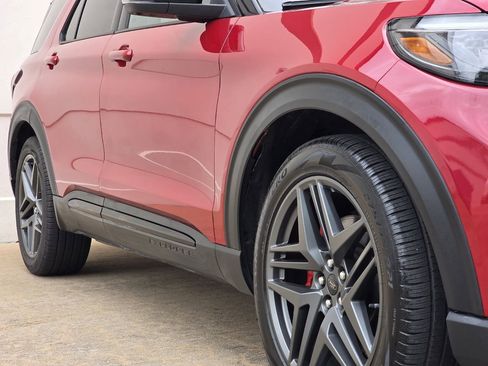 Used 2025 Ford Explorer ST w/ Sun And Sound Package image 45