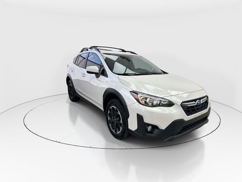 Used 2022 Subaru Crosstrek 2.0i Premium image 2
