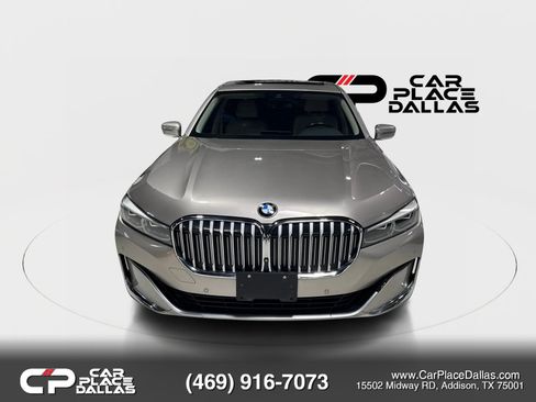 Used 2022 BMW 740i w/ Luxury Rear Seating Package RWD image 7