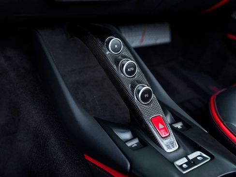 Used 2022 Ferrari 812 GTS RWD image 21