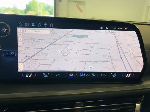 New 2026 Chevrolet Traverse LT w/ Sun and Wheel Package image 24