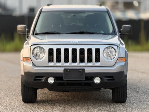 Used 2017 Jeep Patriot Latitude AWD/4WD image 5