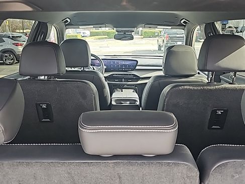 Certified 2025 Buick Enclave Sport Touring image 8