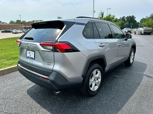 Used 2021 Toyota RAV4 XLE AWD/4WD image 3