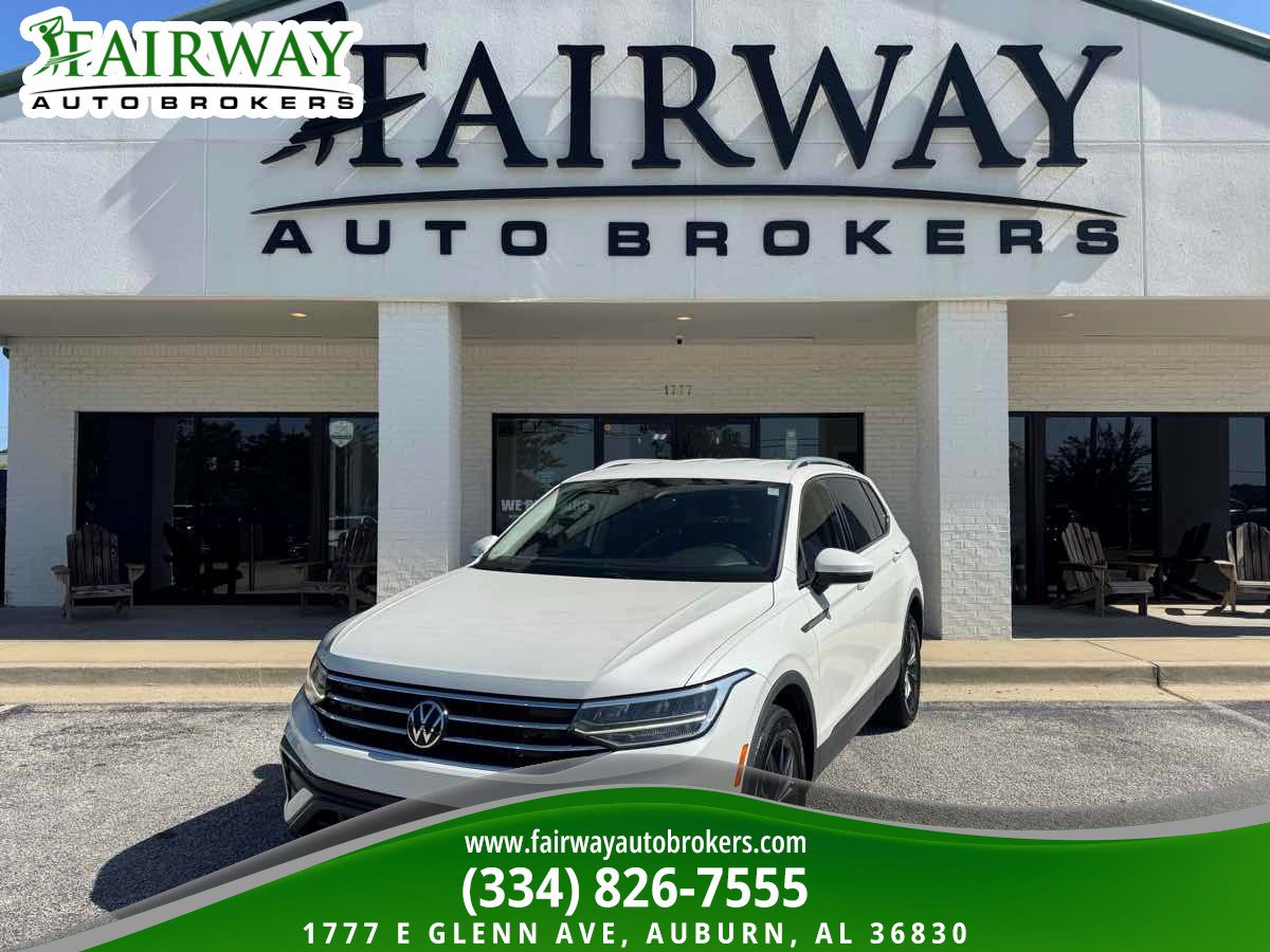 Used 2023 Volkswagen Tiguan SE AWD/4WD image 1