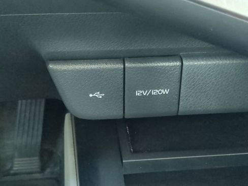 Used 2020 Toyota Camry LE image 27