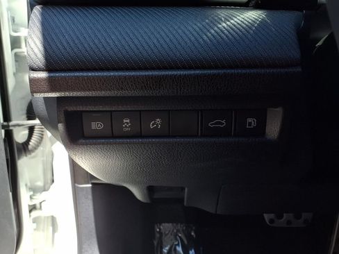 Used 2025 Toyota Camry SE w/ Convenience Package FWD image 15
