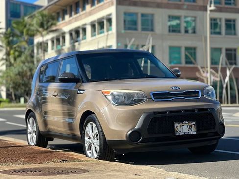 Used 2014 Kia Soul + image 6