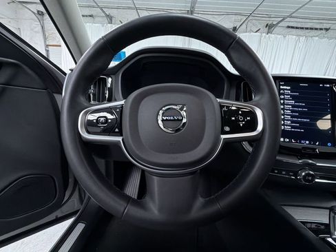 Used 2025 Volvo XC60 B5 Plus image 16