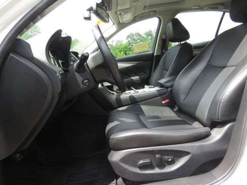 Used 2022 INFINITI Q50 Luxe w/ Cargo Package AWD/4WD image 10