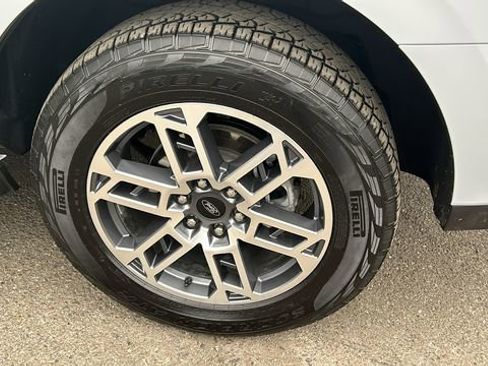 Certified 2025 Ford Expedition Active image 6