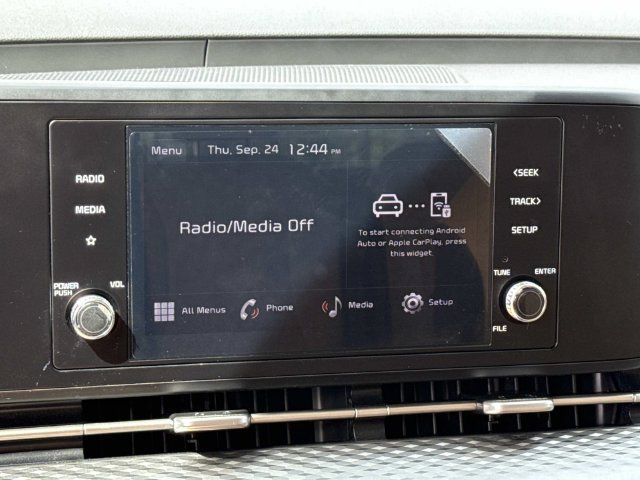 Used 2023 Kia Carnival LX FWD image 19
