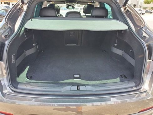 Used 2019 Maserati Levante image 12