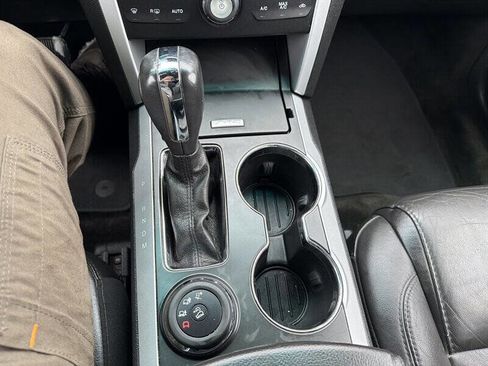 Used 2015 Ford Explorer XLT w/ Equipment Group 202B image 25