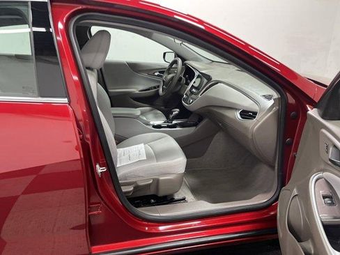 Used 2025 Chevrolet Malibu LT FWD image 18