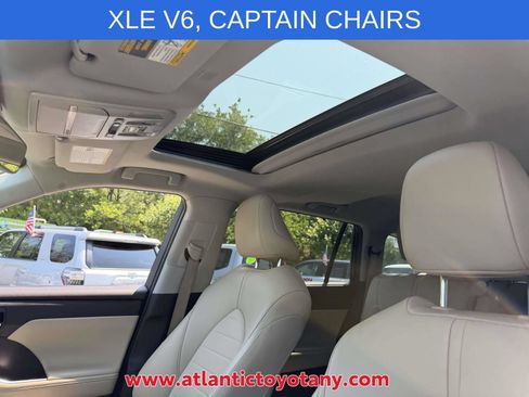 Used 2022 Toyota Highlander XLE AWD/4WD image 21