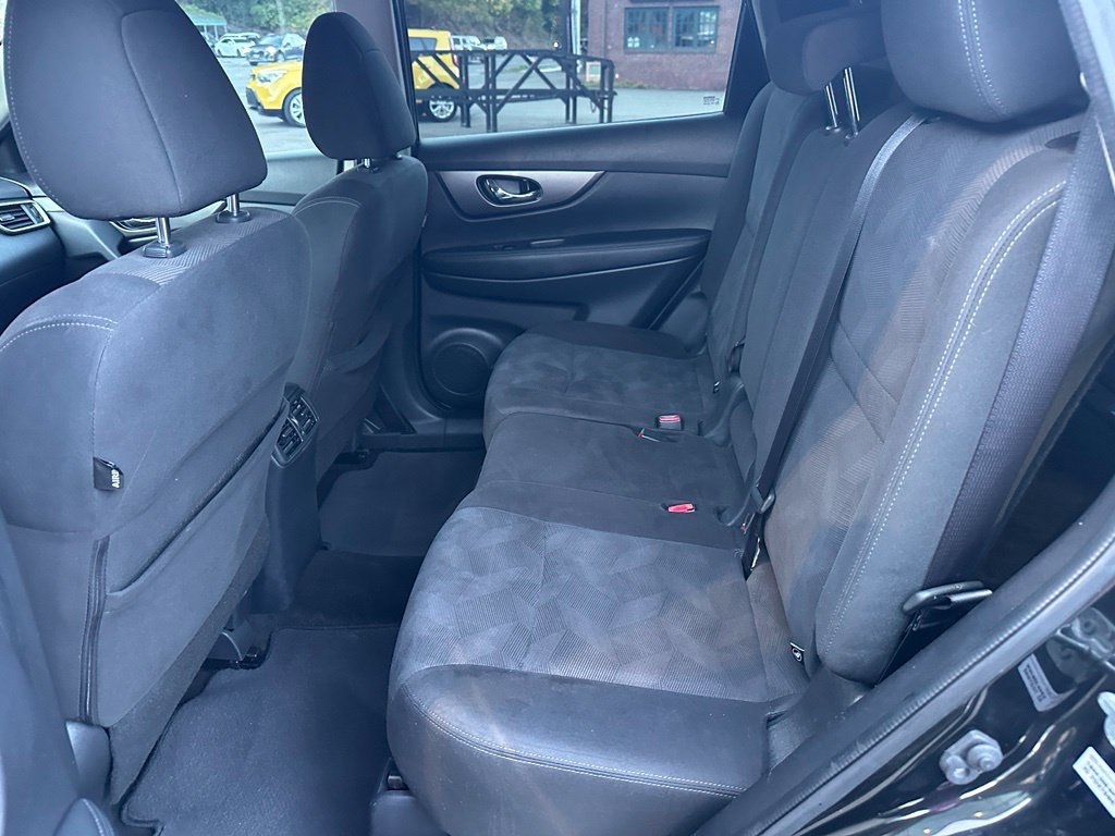 Used 2016 Nissan Rogue SV FWD image 10
