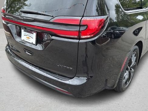Used 2026 Chrysler Pacifica Limited w/ S Appearance Package FWD image 37