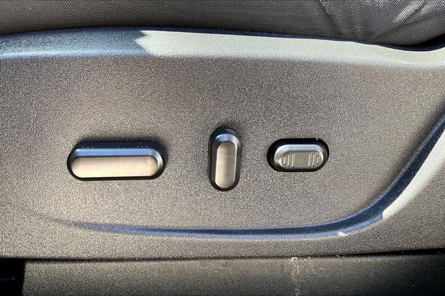 Used 2017 Ford Escape SE FWD image 30