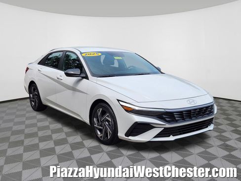 Certified 2025 Hyundai Elantra Sport FWD image 1