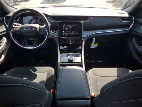 New 2026 Jeep Grand Cherokee Laredo image 17