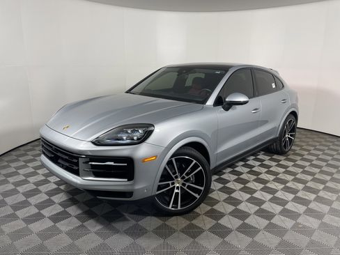 Used 2024 Porsche Cayenne Coupe image 1
