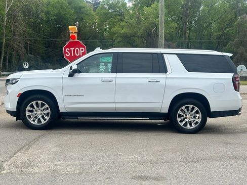 Used 2023 Chevrolet Suburban Premier RWD image 4
