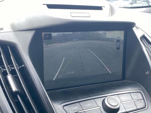 Used 2017 Ford Escape SE w/ Equipment Group 201A image 20