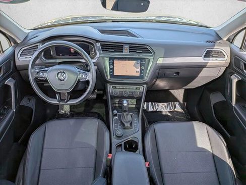 Used 2020 Volkswagen Tiguan SEL AWD/4WD image 19