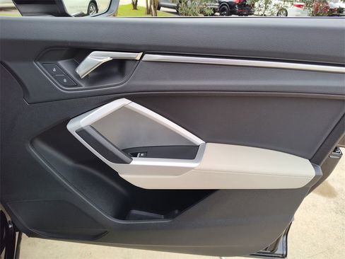 Certified 2025 Audi Q3 2.0T Premium w/ Convenience Package image 37